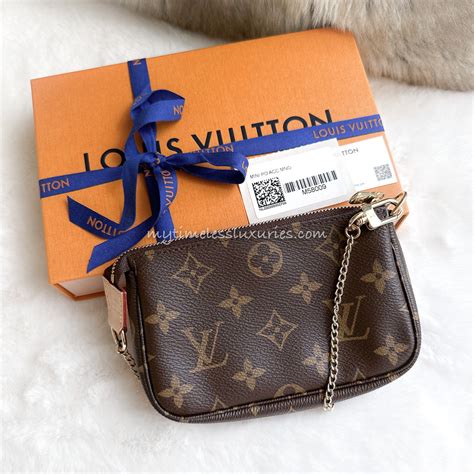 multi pochette louis vuitton indossata|louis vuitton mini monogram.